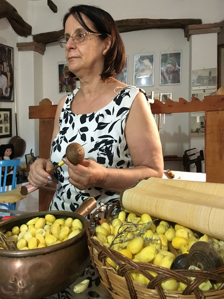 Maria Corda tramas de Seda